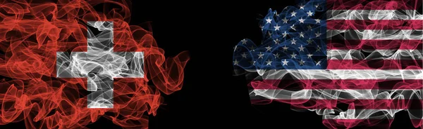 Bandiere della Svizzera e degli Stati Uniti su sfondo nero, Svizzera vs — Foto Stock