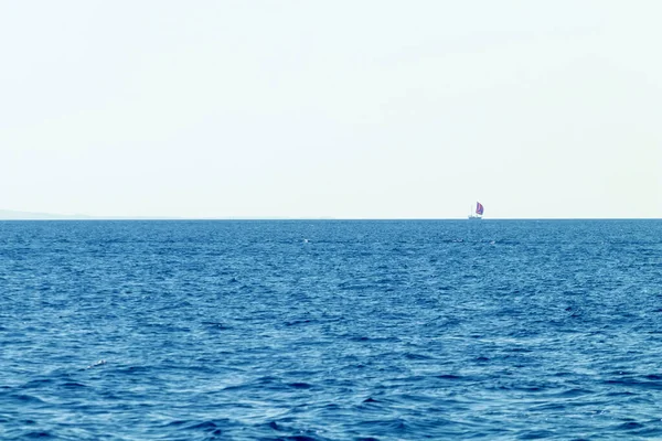 Distant Sail Boat Sea Summer Vacation — Stock Photo, Image