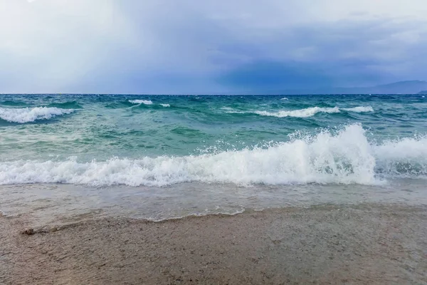 Sterke Golven Storten Neer Het Strand Prachtige Zeegezicht — Stockfoto