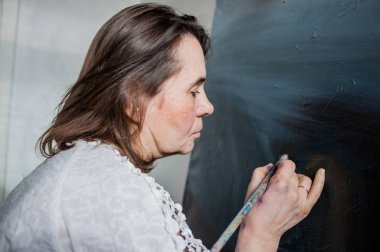 kadın sanatçı sürecinde