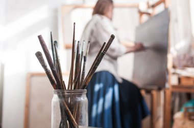 kadın sanatçı Studio