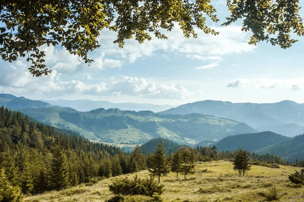 Дивовижний гірський краєвид — стокове фото