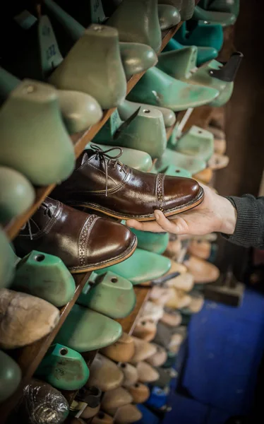 Ayakkabı yapımı. Ayrıntılı görünüm