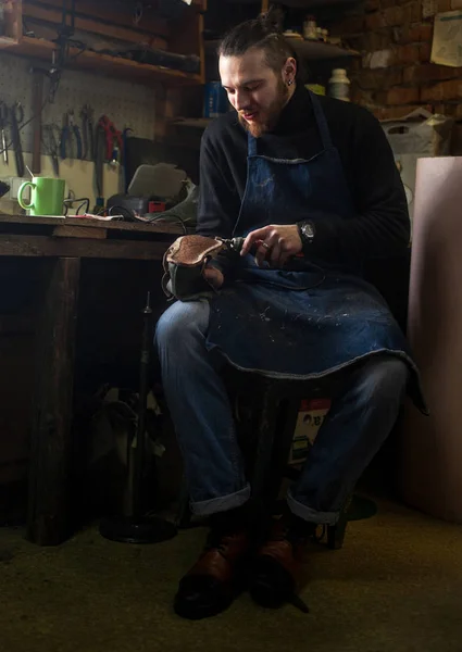 Fabricantes Calzado Masculino Que Trabajan — Foto de Stock