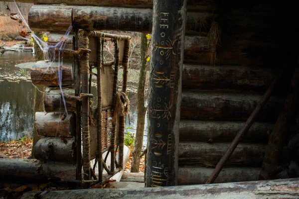 Εγκαταλελειμμένο Ξύλινο Σπίτι Στα Καρπάθια Βουνά — Φωτογραφία Αρχείου