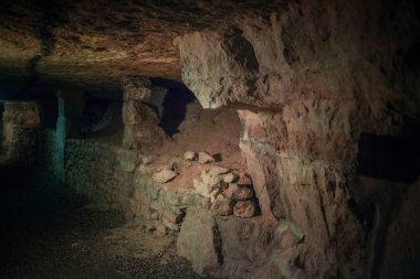 Paris Catacombs'ta kafatasları ve kemikler, Fransa.
