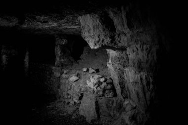 Paris Catacombs'ta kafatasları ve kemikler, Fransa.