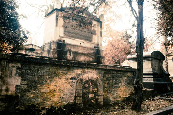 Παρίσι Γαλλία Νοεμβρίου 2019 Τάφοι Και Κρύπτες Στο Νεκροταφείο Του — Φωτογραφία Αρχείου