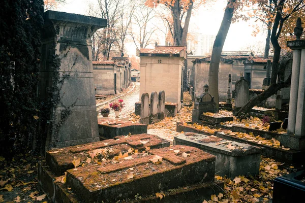 Παρίσι Γαλλία Νοεμβρίου 2019 Τάφοι Και Κρύπτες Στο Νεκροταφείο Του — Φωτογραφία Αρχείου