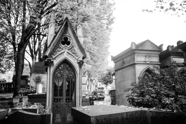 Paris Fransa Kasım 2019 Pere Lachaise Mezarlığında Mezarlar Mahzenler — Stok fotoğraf