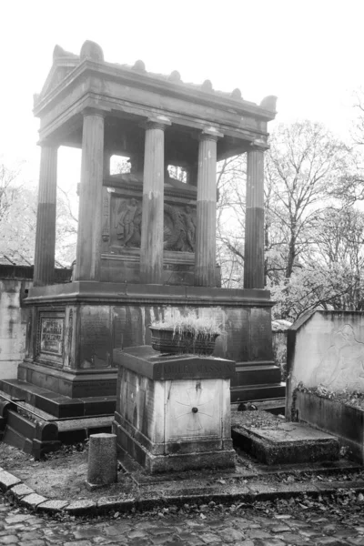 Paris Fransa Kasım 2019 Pere Lachaise Mezarlığında Mezarlar Mahzenler — Stok fotoğraf