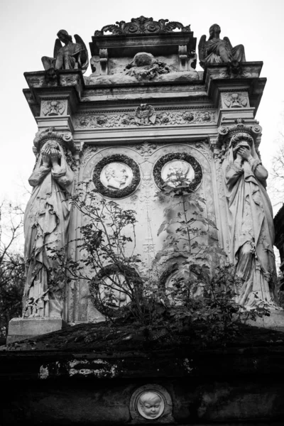 Paris Fransa Kasım 2019 Pere Lachaise Mezarlığında Mezarlar Mahzenler — Stok fotoğraf