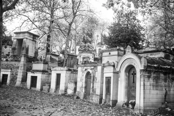 Paris Fransa Kasım 2019 Pere Lachaise Mezarlığında Mezarlar Mahzenler — Stok fotoğraf