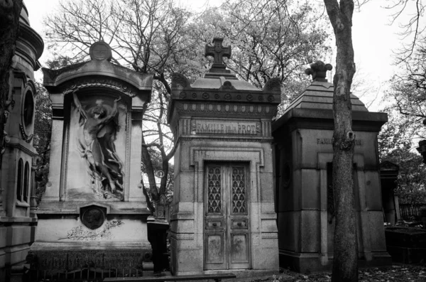 Paris France November 2019 Graves Crypts Pere Lachaise Cemetery — стокове фото