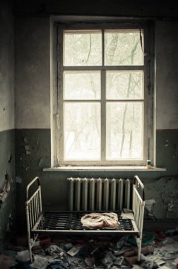 Prypiat Çernobil 'de terk edilmiş anaokulu Yasak Bölge Oyuncakları, Bebekler ve Kitaplar