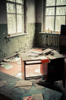 Prypiat Çernobil 'de terk edilmiş anaokulu Yasak Bölge Oyuncakları, Bebekler ve Kitaplar