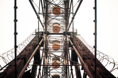 Çernobil Yasak Bölge 'de terk edilmiş feribot çarkı