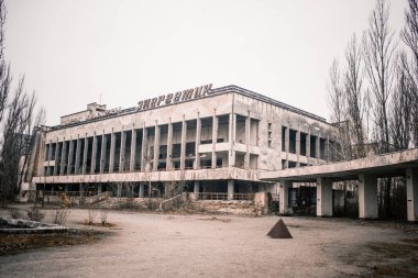 Çernobil Yasak Bölge 'de terk edilmiş binalar ve eşyalar.