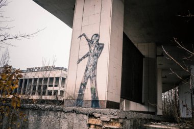 Çernobil Yasak Bölge 'de terk edilmiş binalar ve eşyalar.