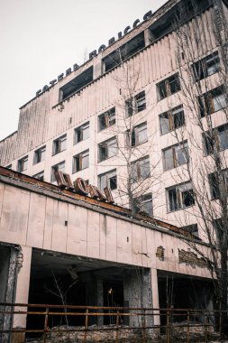 Çernobil Yasak Bölge 'de terk edilmiş binalar ve eşyalar.
