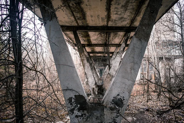 Alte Und Rostige Baupfähle Der Sperrzone Von Tschernobyl — Stockfoto