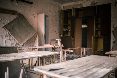 Çernobil Yasak Bölge 'de terk edilmiş okul