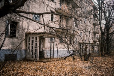 Çernobil Yasak Bölge 'de terk edilmiş binalar ve eşyalar.