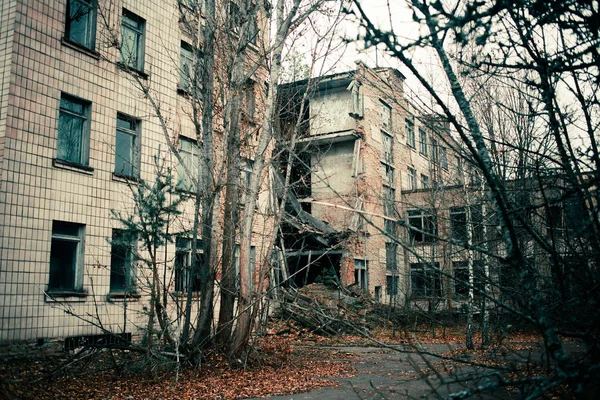 切尔诺贝利禁区内被遗弃的建筑物和物品 — 图库照片