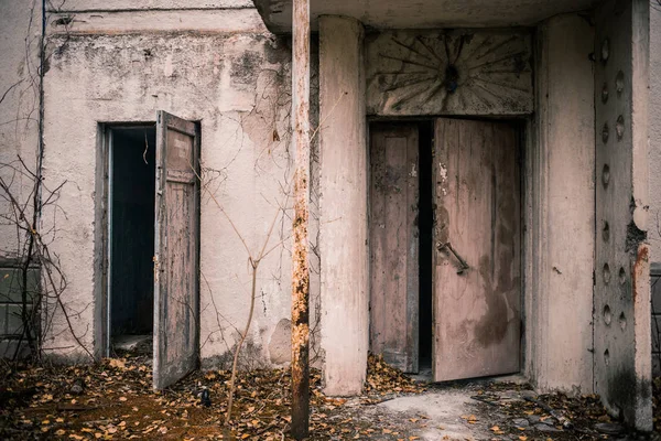 チェルノブイリ排除区域の放棄された建物と物事 — ストック写真