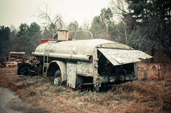 Carro Abandonado Chernobyl Forrest — Fotografia de Stock
