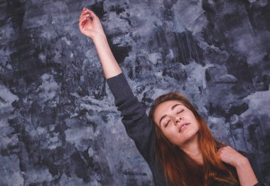 şık bir ceket genç seksi kız