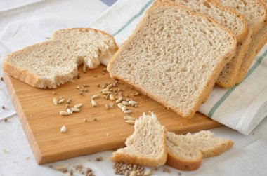 çeşitli ekmek ve rulolar