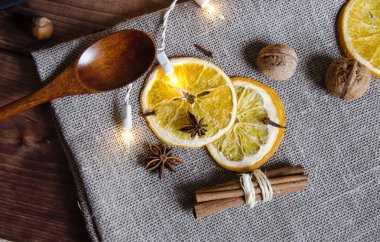 Elma ve portakal mulled şarap