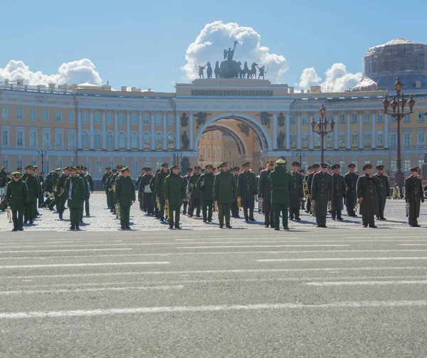 Rusia, San Petersburgo, 28 de abril de 2017 - Ensayo del milito —  Fotos de Stock