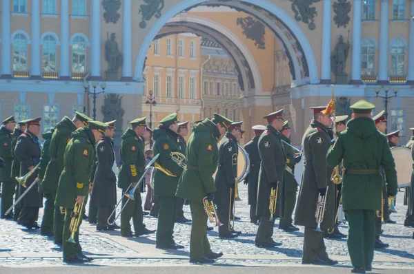 Russia, Saint-Petersburg, 28 April 2017 - rehearsal of the milit — Stock Photo, Image