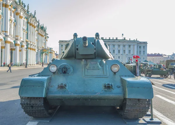 Rusya, Saint-Petersburg, 10 Ağustos 2017 - ona t-34 tankı — Stok fotoğraf