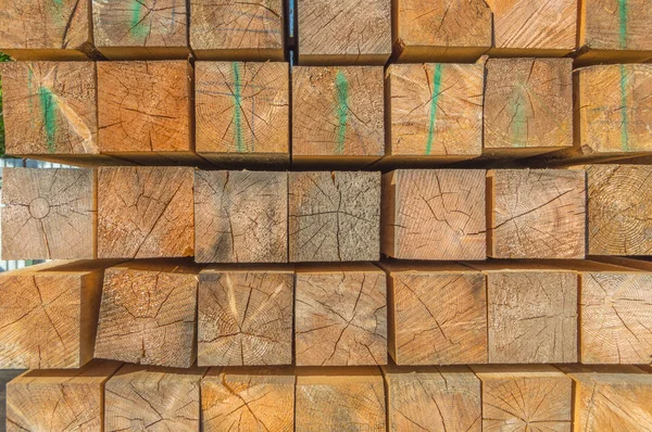Vista final, almacenamiento de madera de madera exterior . — Foto de Stock