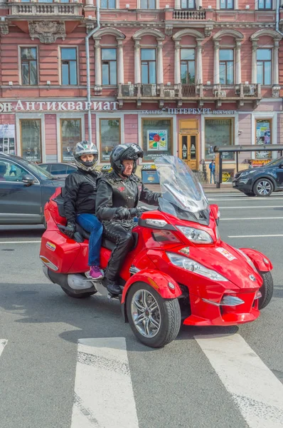 Rusland, Sint-Petersburg, Ostrovski plein, 3 augustus 2017 - fes — Stockfoto