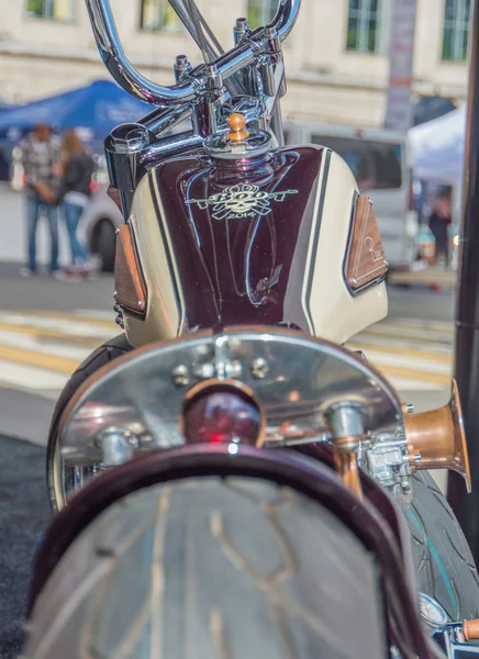 Rusya, Saint-Petersburg, Ostrovsky Meydanı, 3 Ağustos 2017 - fes