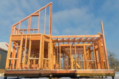 kış, bir yığın Fo bir çerçeve ahşap ev inşaatı