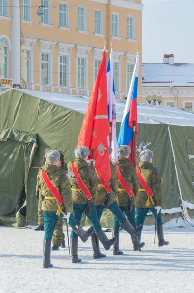 Guarda militar de inverno de honra com estandartes e um padrão, Russ — Fotografia de Stock