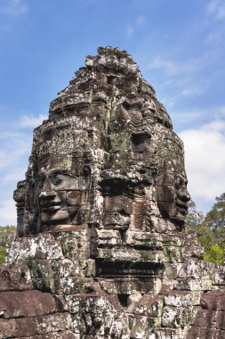 Kule Angkor Wat, Kamboçya ve dünyanın en büyük dini anıt karmaşık Tapınağı yüzleri ile. UNESCO Dünya Miras Listesi.