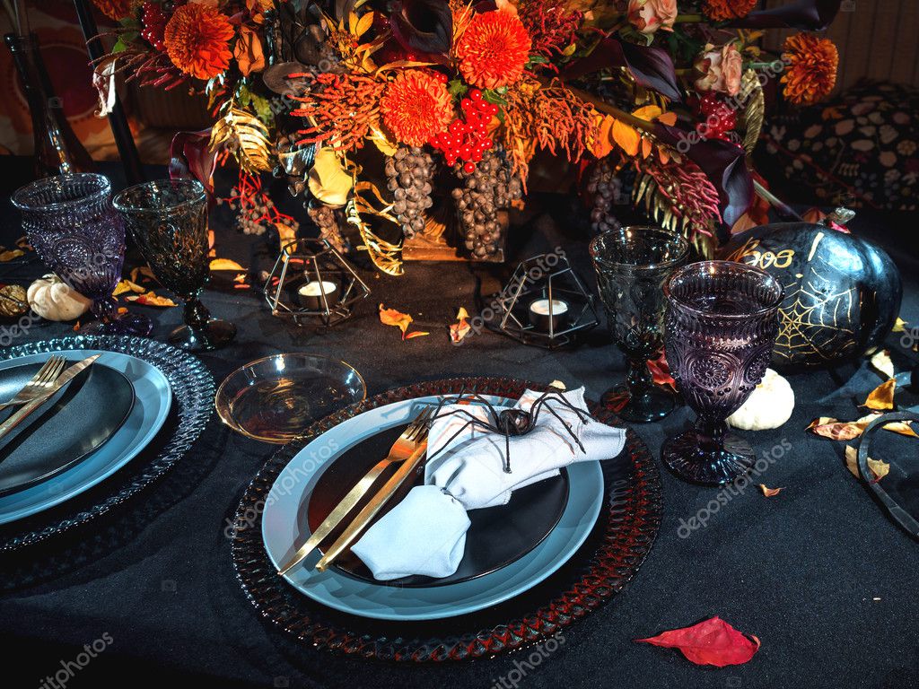 Table Served In Halloween Style Bouquet With Red Flowers