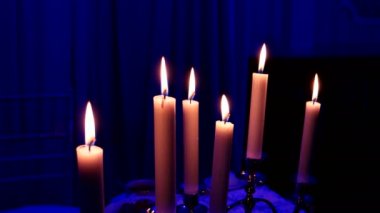 Bayramı mumlar yanan dekorasyonu - unsuru.