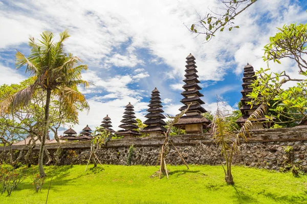 Taman Ayun Tempel, een Koninklijke tempel van Mengwi rijk gelegen in Mengwi, Laaglandbalinees thats beroemde bezienswaardigheden in Bali. Indonesië. — Stockfoto