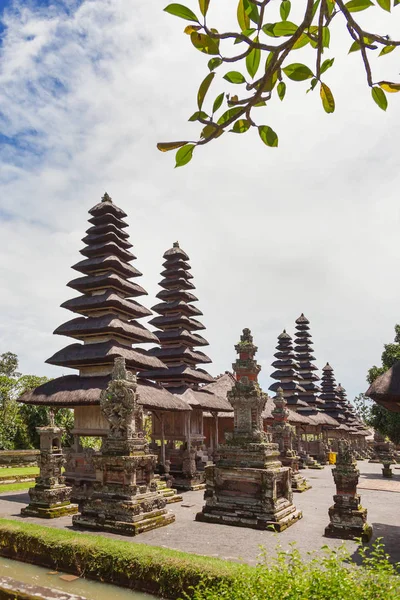 Templo Taman Ayun, un templo real del Imperio Mengwi situado en Mengwi, Badung regencia que es famoso lugares de interés en Bali. Países Bajos . — Foto de Stock