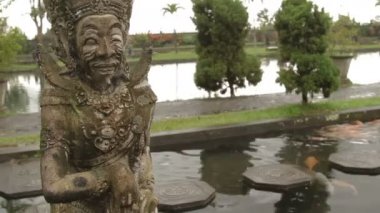 Su Palace, Tirta Gangga. Bali Karangasem Endonezya dönüm noktası. Kış yağmur mevsimi.