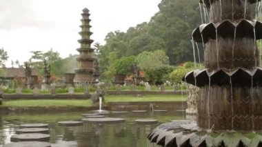 Su Palace, Tirta Gangga. Bali Karangasem Endonezya dönüm noktası. Kış yağmur mevsimi.