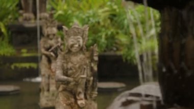 Su Palace, Tirta Gangga. Bali Karangasem Endonezya dönüm noktası. Kış yağmur mevsimi.