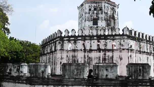 Uno de los fuertes sobrevivientes de Bangkok Phra Sumen Fort. Detalles de arquitectura. Tailandia . — Vídeos de Stock